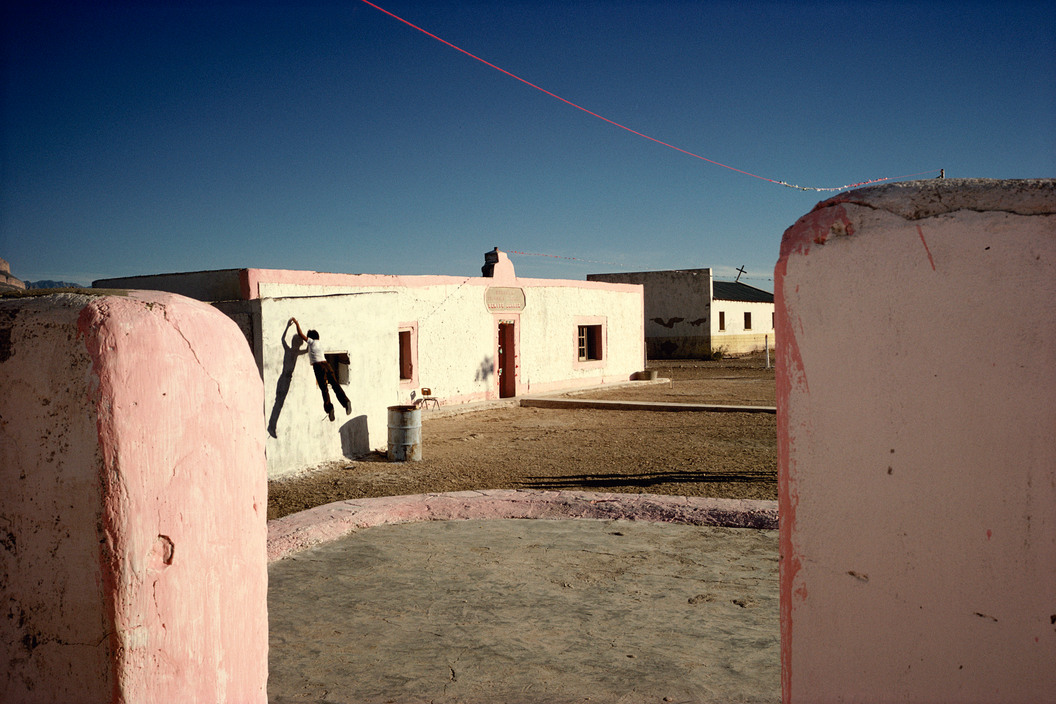 MEXICO. Boquillas (Border). 1979. Jumping.