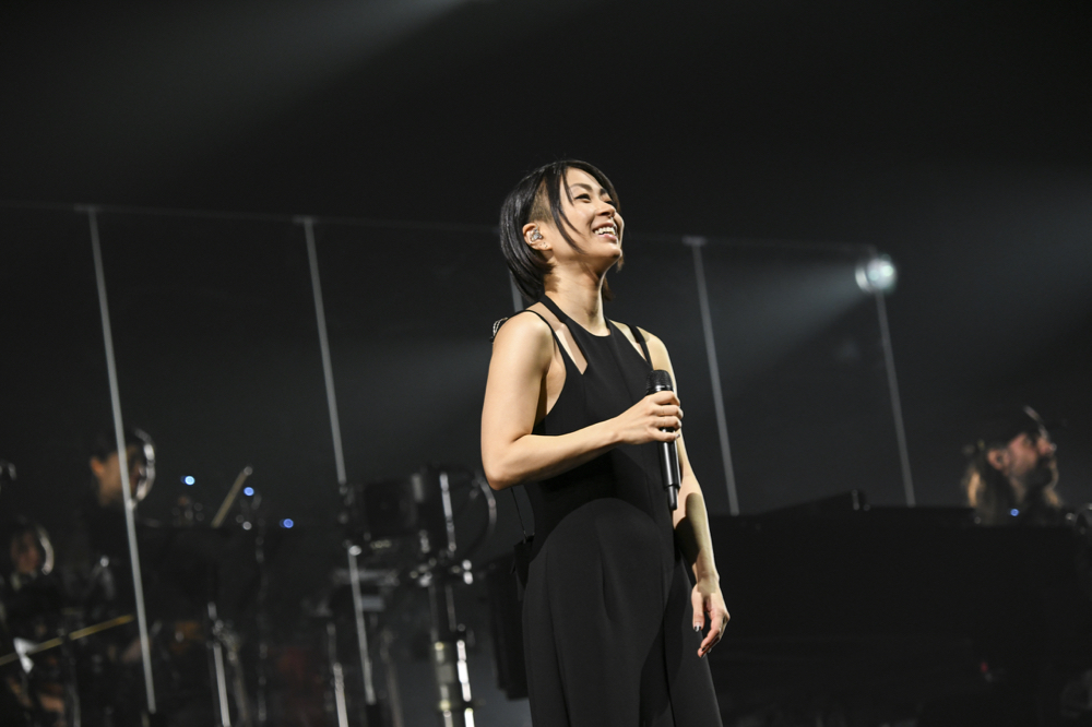 ライヴレポート 宇多田ヒカル Laughter In The Dark Tour 18 今までで一番ライヴを楽しんでいるんだ Fnmnl フェノメナル