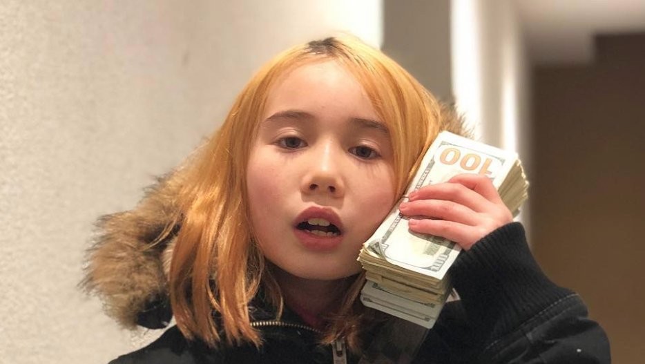 9歳のラッパーlil Tayのビデオが問題となり母親が仕事をクビになる Fnmnl フェノメナル