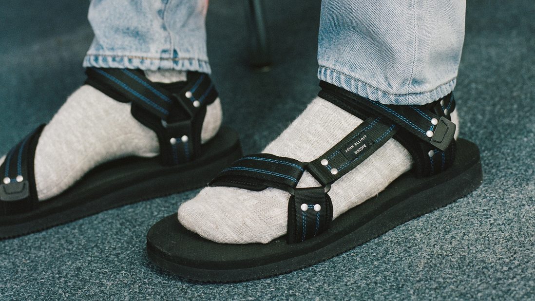 Suicoke x John Elliott スリッポンゆめよみ靴ラウンドトゥ ブル型