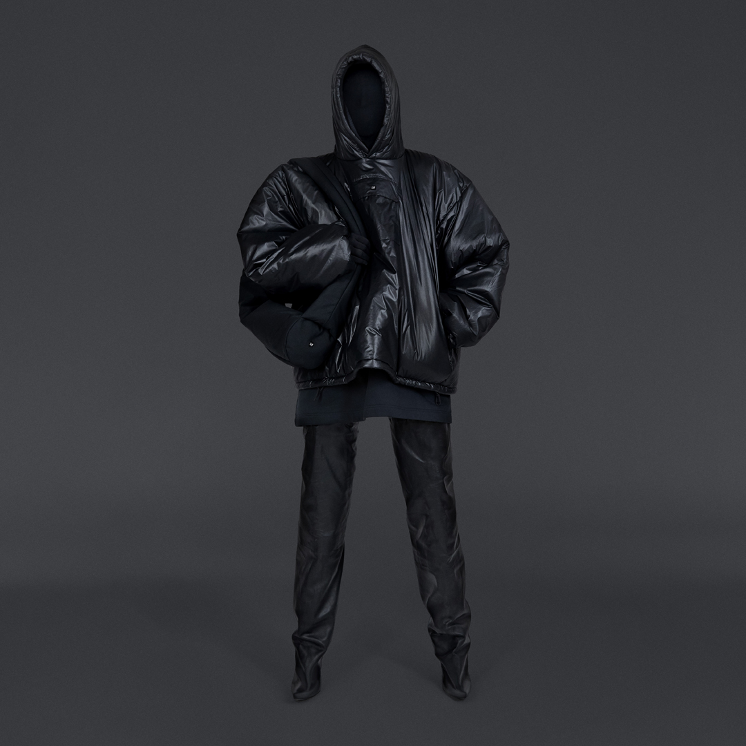 Kanye WestとDemnaによるYEEZY GAP ENGINEERED BY BALENCIAGAが発売